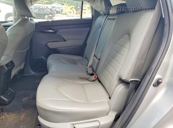 5TDHBRCH3LS507771 2020 TOYOTA HIGHLANDER Silver Vista de los asientos traseros