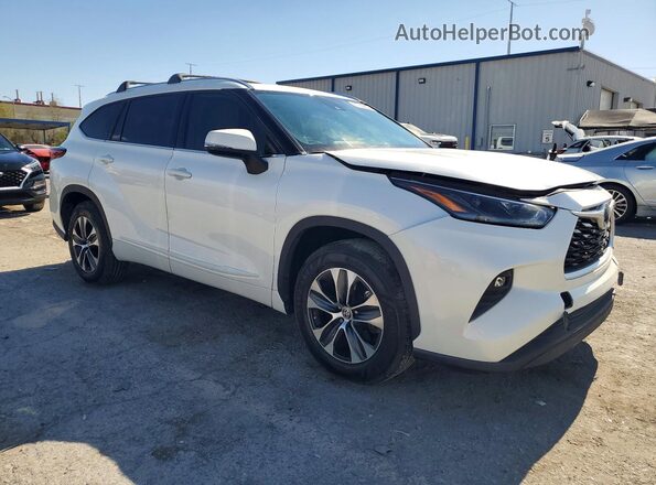 5TDHZRAH7MS046056 2021 TOYOTA HIGHLANDER Белый Передняя правая четверть