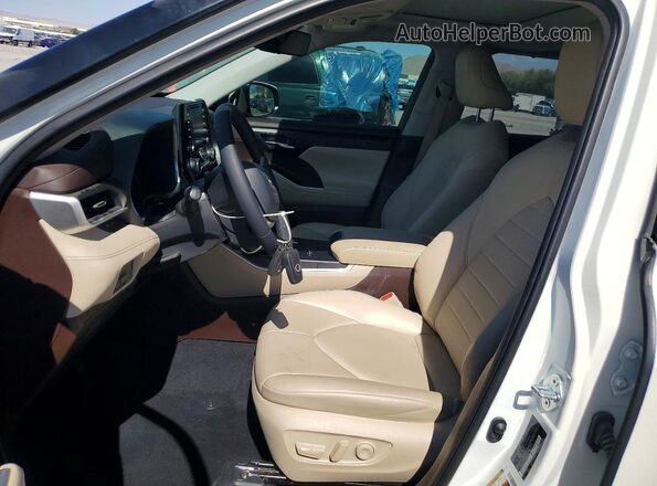 5TDHZRAH7MS046056 2021 TOYOTA HIGHLANDER Белый Вид салона спереди
