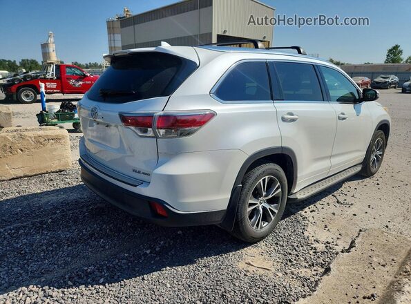 5TDJKRFH6GS328370 2016 TOYOTA HIGHLANDER White Задня права чверть