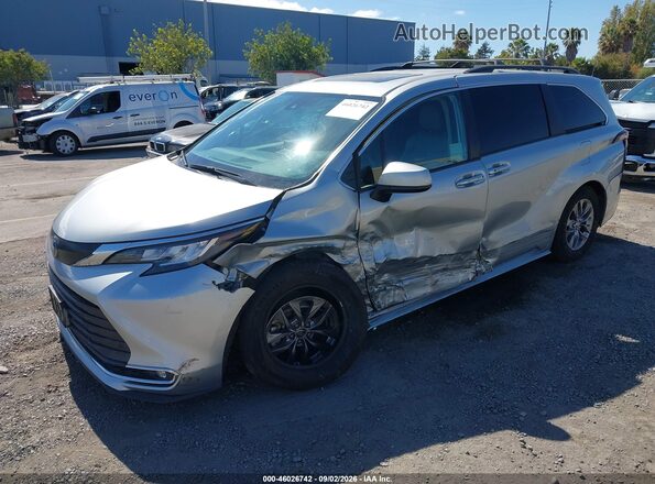5TDJRKEC2MS003106 2021 TOYOTA SIENNA Silver Առջևի ձախ երեք քառորդ տեսարան