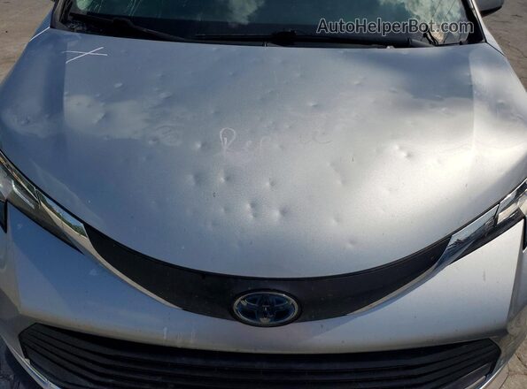 5TDJRKEC7MS023643 2021 TOYOTA SIENNA Silver Widok komory silnika