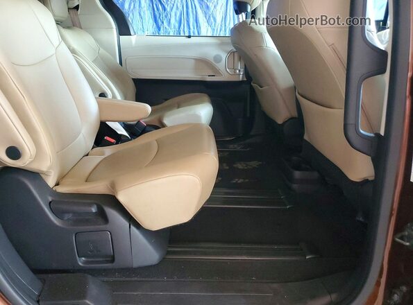 5TDJRKEC8MS019794 2021 TOYOTA SIENNA Brown უკანა სალონის ხედი