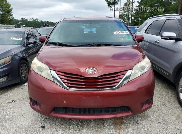 5TDJZ3DC9HS156286 2017 TOYOTA SIENNA Red Front view