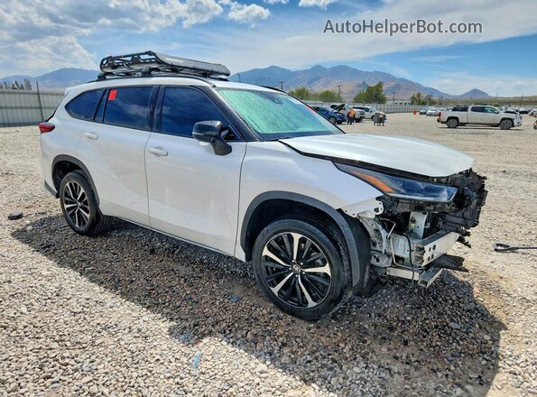 5TDJZRBH9MS083075 2021 TOYOTA HIGHLANDER Белый Передняя правая четверть