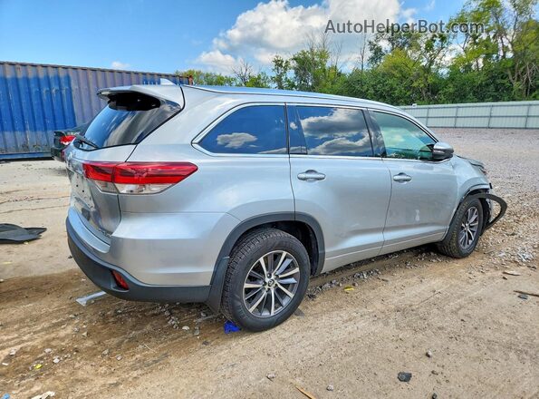 5TDJZRFH0JS488084 2018 TOYOTA HIGHLANDER Silver Задня права чверть