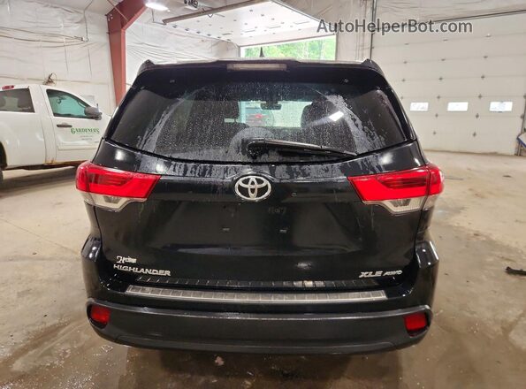 5TDJZRFH2JS883738 2018 TOYOTA HIGHLANDER Black Հետևի տեսք