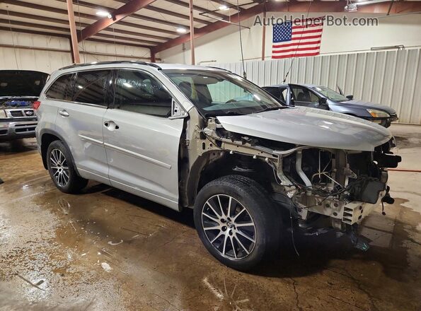 5TDJZRFH3HS419724 2017 TOYOTA HIGHLANDER Silver Przód prawy