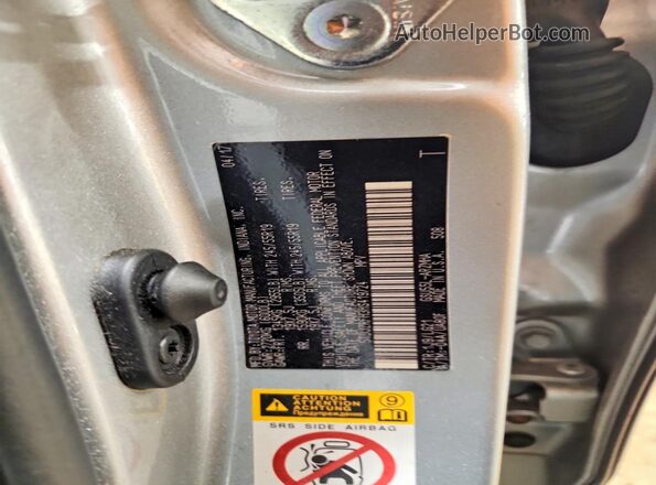 5TDJZRFH3HS419724 2017 TOYOTA HIGHLANDER Silver Widok wnętrza 360 stopni