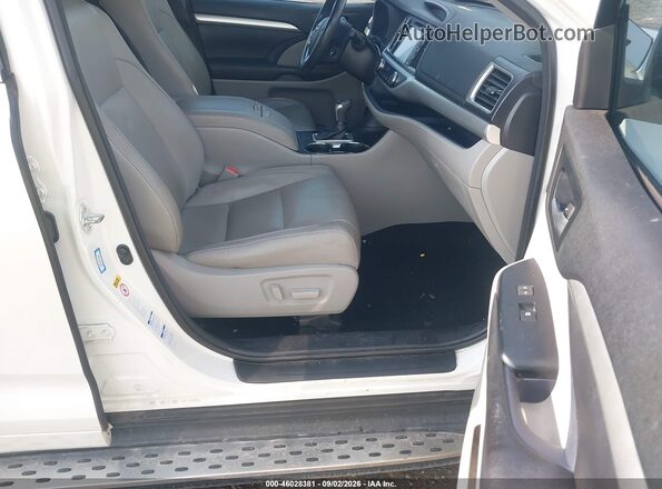 5TDJZRFH3HS437091 2017 TOYOTA HIGHLANDER White Vista interior delantera
