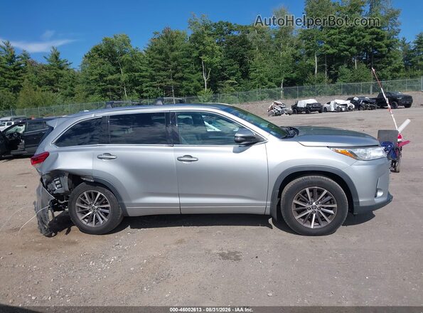 5TDJZRFH4HS365852 2017 TOYOTA HIGHLANDER Silver Սալոնի 360 աստիճան տեսք