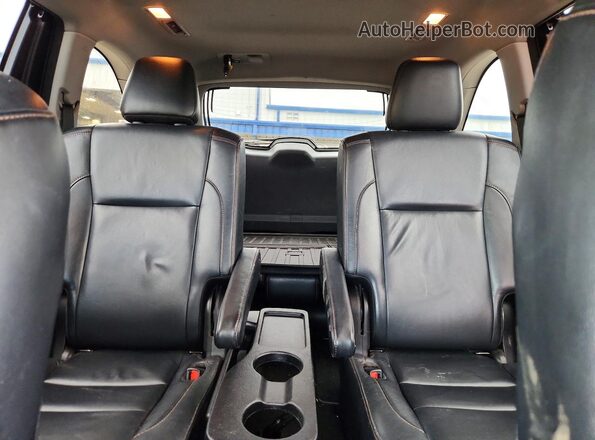 5TDJZRFH4HS435205 2017 TOYOTA HIGHLANDER Black Հետևի նստատեղերի տեսք