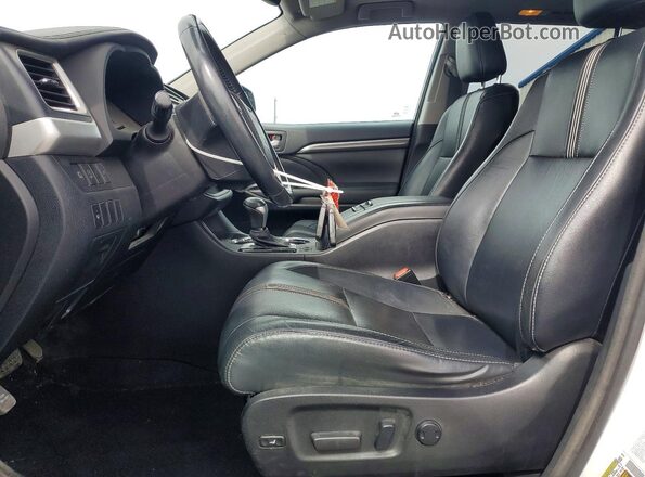 5TDJZRFH4HS443028 2017 TOYOTA HIGHLANDER White Вид салону спереду