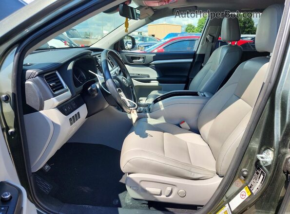 5TDJZRFH4JS857982 2018 TOYOTA HIGHLANDER Green Front interior view