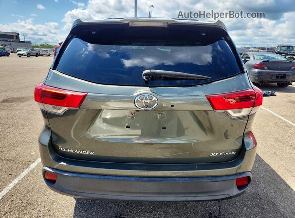 5TDJZRFH4JS857982 2018 TOYOTA HIGHLANDER Green Rear view