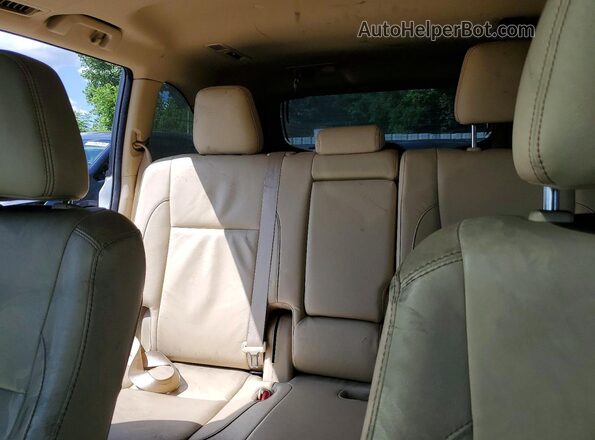 5TDJZRFH7JS553075 2018 TOYOTA HIGHLANDER White Vista de los asientos traseros