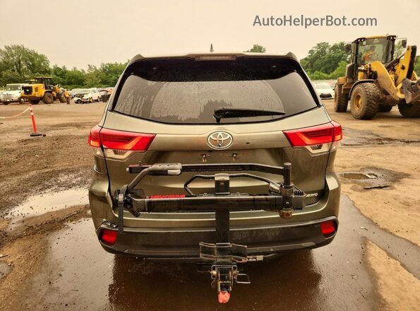 5TDJZRFH7JS910898 2018 TOYOTA HIGHLANDER Green Հետևի տեսք