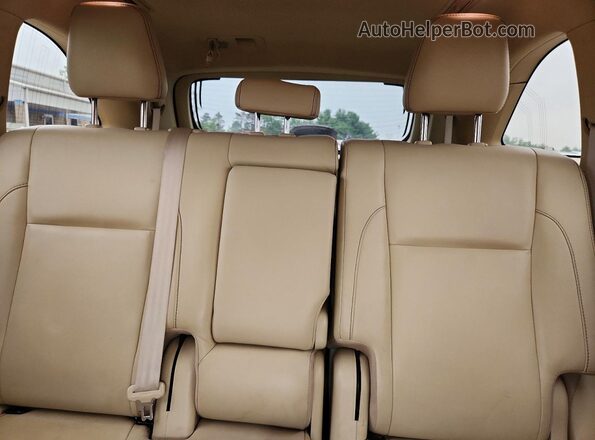 5TDJZRFH7JS910898 2018 TOYOTA HIGHLANDER Green Հետևի նստատեղերի տեսք