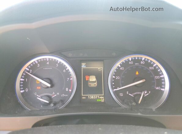 5TDJZRFH9JS838134 2018 TOYOTA HIGHLANDER Черный Вид щитка приборов
