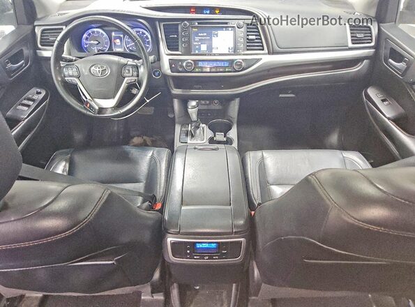 5TDJZRFH9JS888449 2018 TOYOTA HIGHLANDER Brown Вид панелі приладів