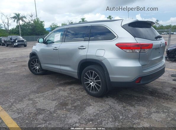 5TDJZRFHXHS371395 2017 TOYOTA HIGHLANDER Серебряный Задняя левая четверть