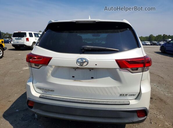 5TDJZRFHXJS911124 2018 TOYOTA HIGHLANDER White Widok z tyłu