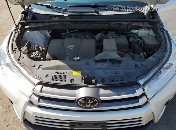 5TDJZRFHXJS911124 2018 TOYOTA HIGHLANDER White Widok komory silnika