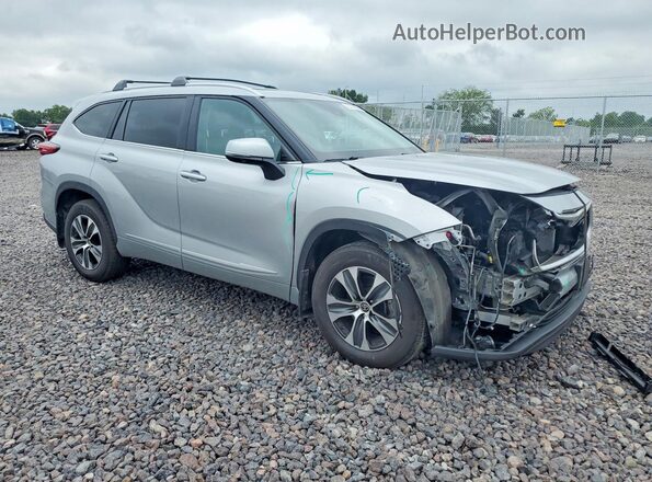 5TDKDRBH8PS012604 2023 TOYOTA HIGHLANDER Silver Передня права чверть