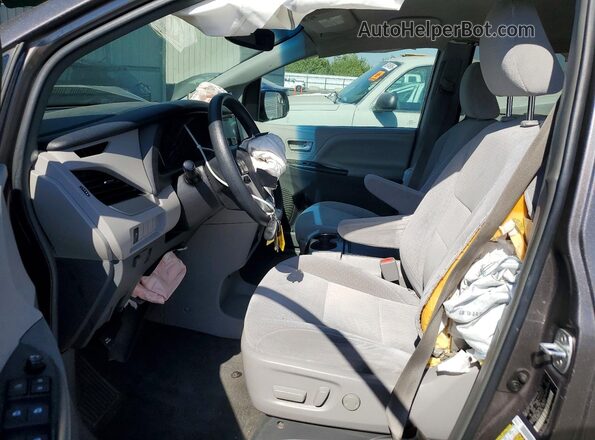 5TDKK3DC7GS752486 2016 TOYOTA SIENNA Gray Front interior view