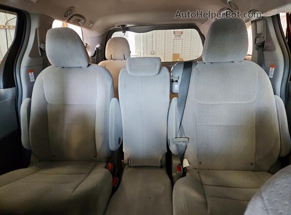 5TDKK3DCXGS751607 2016 TOYOTA SIENNA Темно-бордовый Вид задних сидений