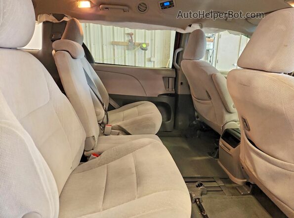 5TDKK3DCXGS751607 2016 TOYOTA SIENNA Темно-бордовый Вид задней части салона