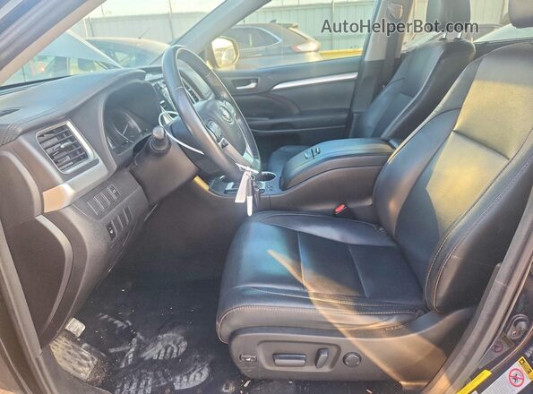 5TDKKRFH8GS506400 2016 TOYOTA HIGHLANDER Черный Вид салона спереди