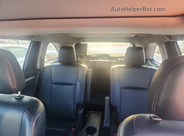 5TDKKRFH8GS506400 2016 TOYOTA HIGHLANDER Черный Вид задних сидений