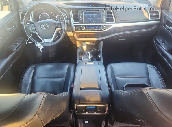 5TDKKRFH8GS506400 2016 TOYOTA HIGHLANDER Черный Вид панели приборов
