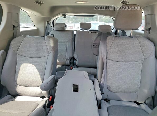 5TDKRKEC0MS038084 2021 TOYOTA SIENNA Burgundy უკანა სავარძლების ხედი