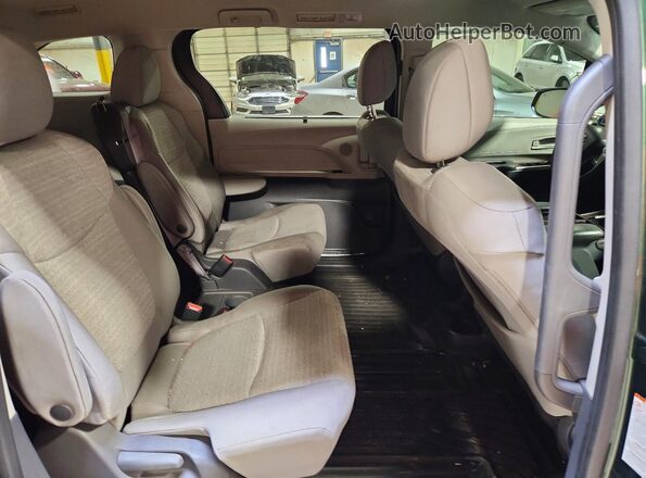 5TDKRKECXMS023723 2021 TOYOTA SIENNA Green Widok wnętrza z tyłu