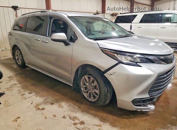 5TDKSKFC0PS100929 2023 TOYOTA SIENNA Серебряный Передняя правая четверть