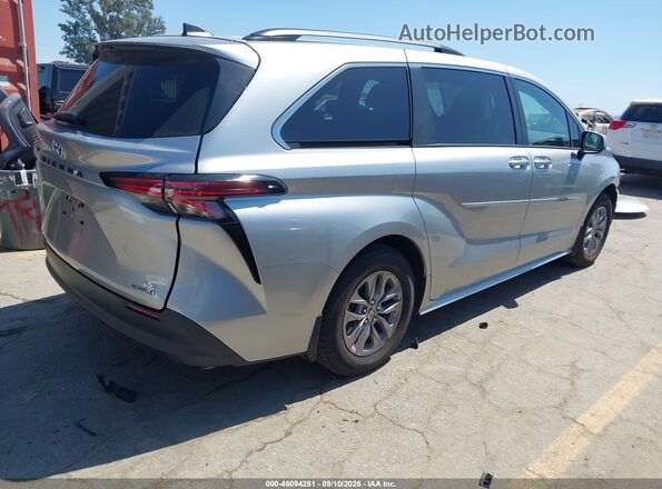 5TDKSKFC5NS053748 2022 TOYOTA SIENNA Silver Tył prawy