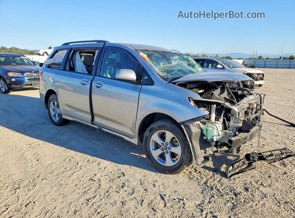 5TDKZ3DC1LS023096 2020 TOYOTA SIENNA Silver Przód prawy