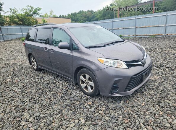 5TDKZ3DC3JS901088 2018 TOYOTA SIENNA Gray Przód prawy