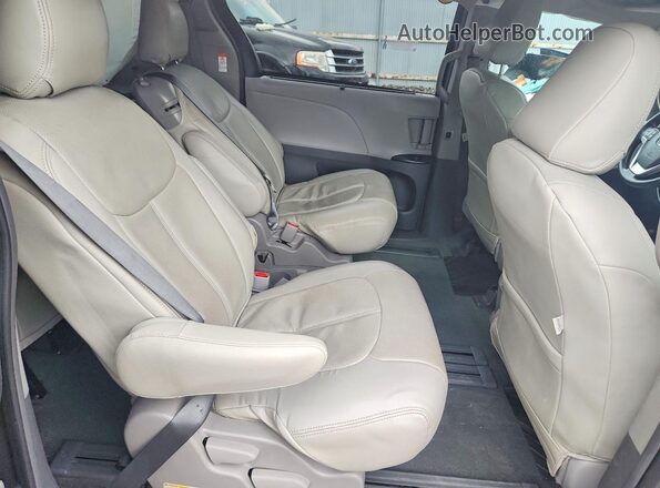 5TDKZ3DC3JS901088 2018 TOYOTA SIENNA Gray Widok wnętrza z tyłu