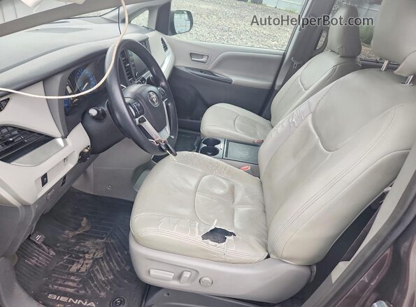 5TDKZ3DC3JS901088 2018 TOYOTA SIENNA Gray Widok wnętrza z przodu