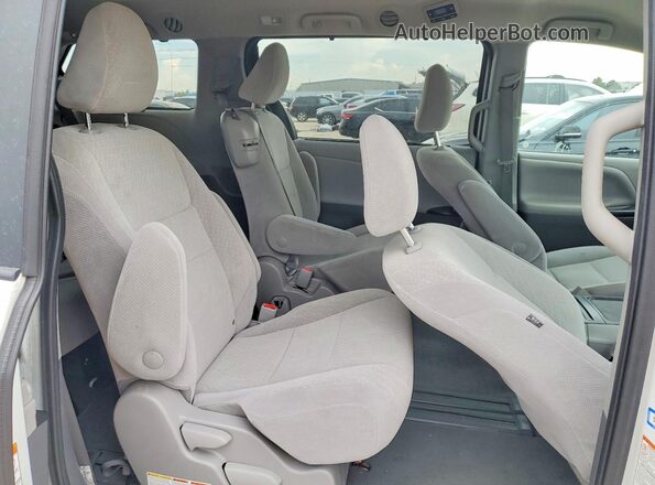 5TDKZ3DC4LS024355 2020 TOYOTA SIENNA White Սալոնի հետևի տեսք
