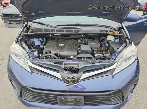 5TDKZ3DC6JS941178 2018 TOYOTA SIENNA Blue ძრავის განყოფილების ხედი