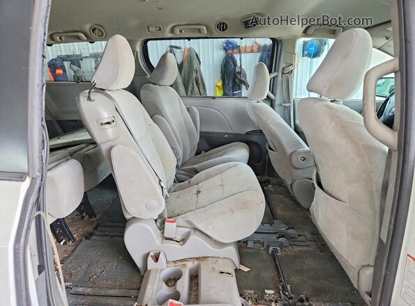 5TDKZ3DC8HS825054 2017 TOYOTA SIENNA White Rear interior view
