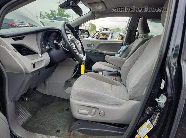 5TDKZ3DC8JS902396 2018 TOYOTA SIENNA Black Вид салону спереду