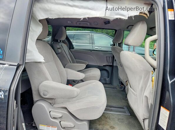 5TDKZ3DC8JS902396 2018 TOYOTA SIENNA Black Вид задньої частини салону