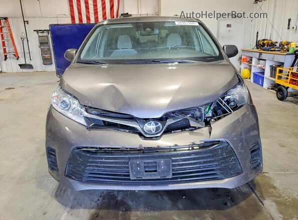 5TDKZ3DC9JS912516 2018 TOYOTA SIENNA Gray Front view