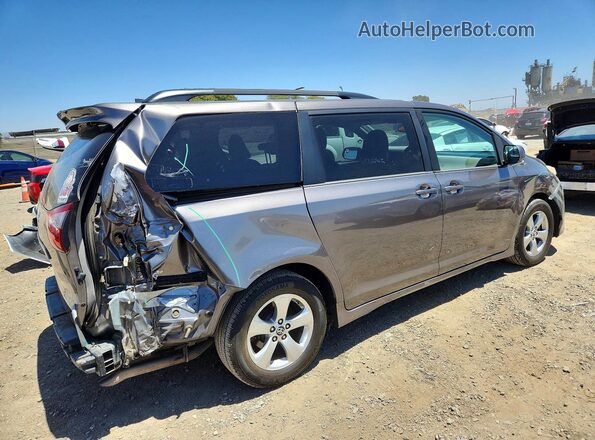 5TDKZ3DC9JS928103 2018 TOYOTA SIENNA Gray Tył prawy