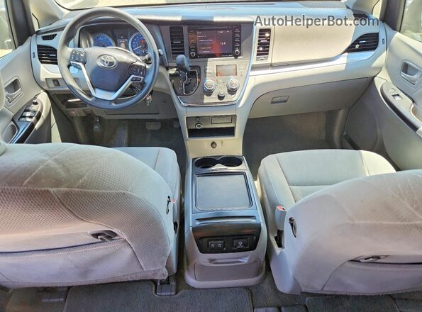 5TDKZ3DC9JS928103 2018 TOYOTA SIENNA Gray Widok deski rozdzielczej